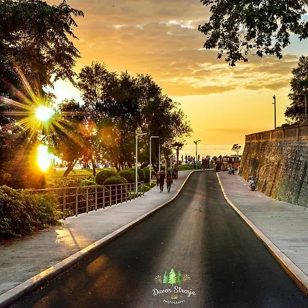 Гостевой дом Neva With Private Bathroom Задар