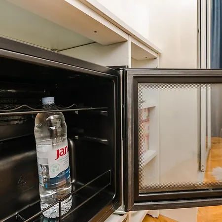 Neva With Private Bathroom Гостевой дом Задар