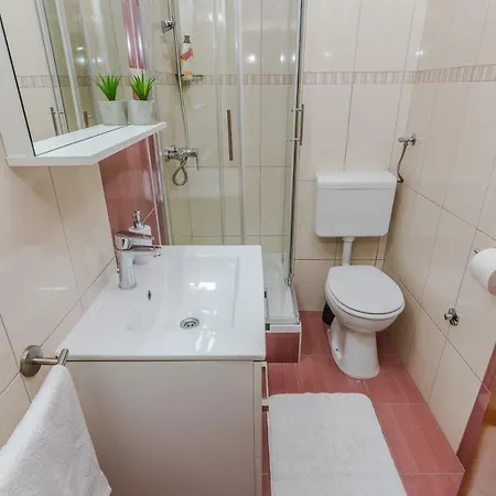 Гостевой дом Neva With Private Bathroom Задар