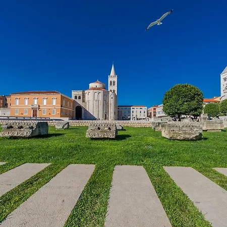 Neva With Private Bathroom Guest house 4*