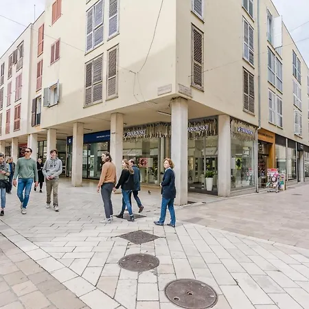 Guest house Neva With Private Bathroom Zadar