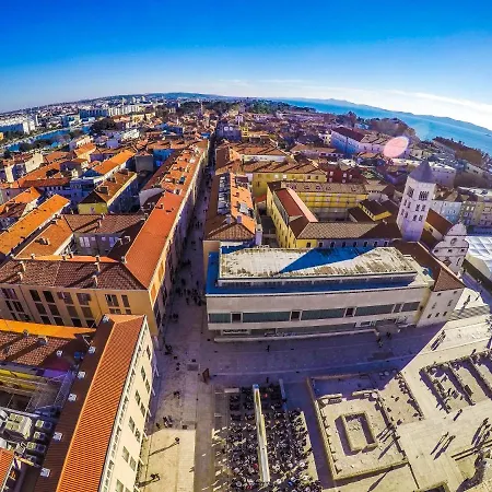 Neva With Private Bathroom Guest house