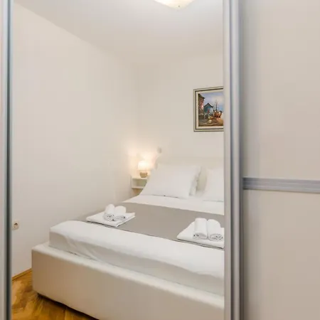 Guest house Neva With Private Bathroom