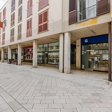 Neva With Private Bathroom Guest house